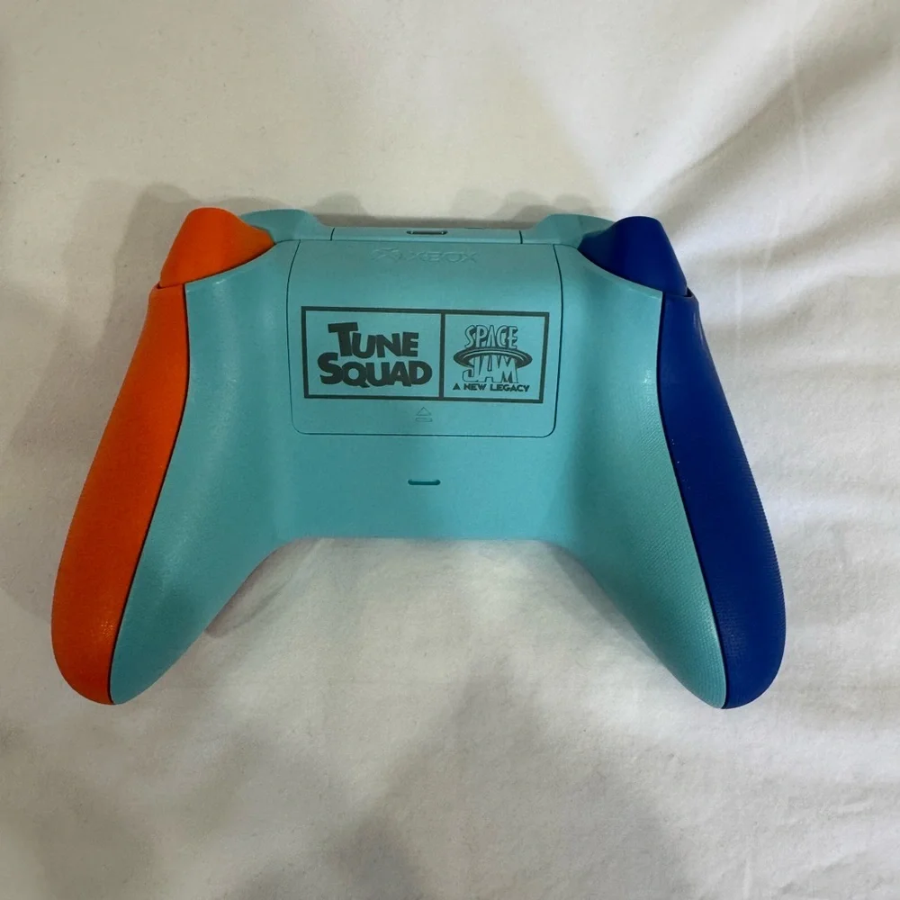 Tune Squad Gaming Controller - Orange and Blue